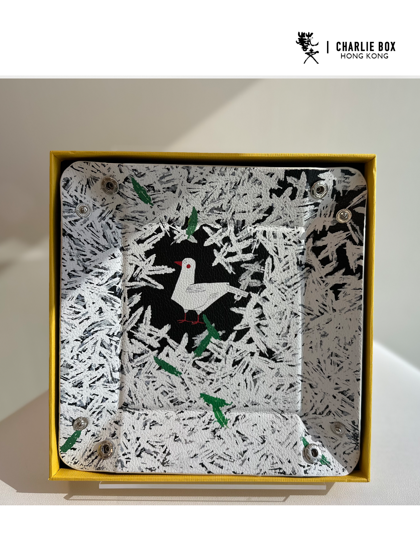 周藝文|日月星 《和平禮贊》皮質收納折疊盤Hymn to Peace Leather Vegan Foldable Catchall Tray