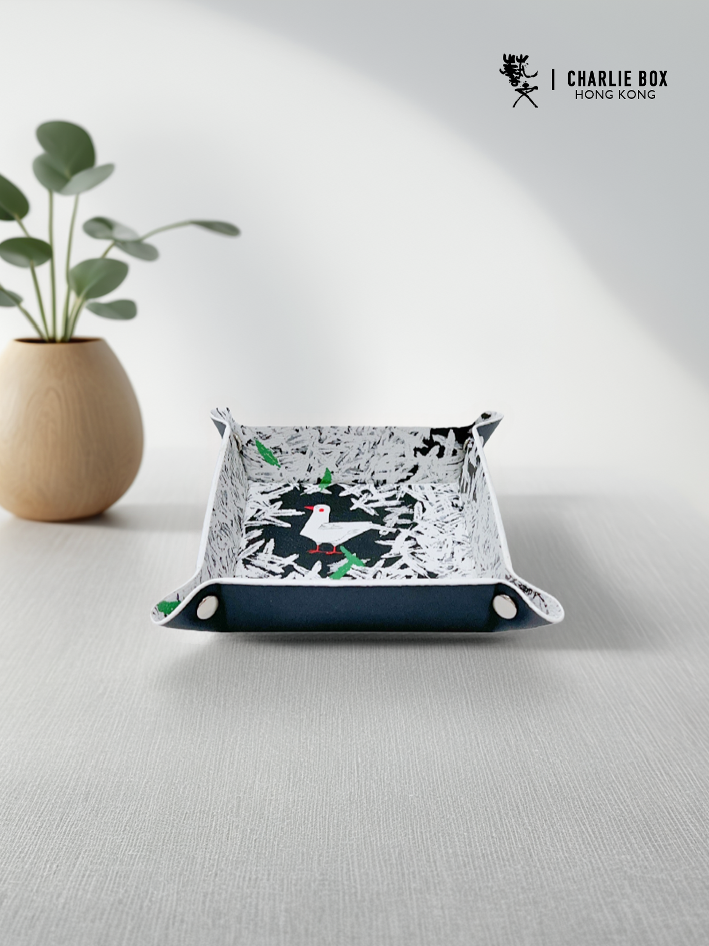 周藝文|日月星 《和平禮贊》皮質收納折疊盤Hymn to Peace Leather Vegan Foldable Catchall Tray