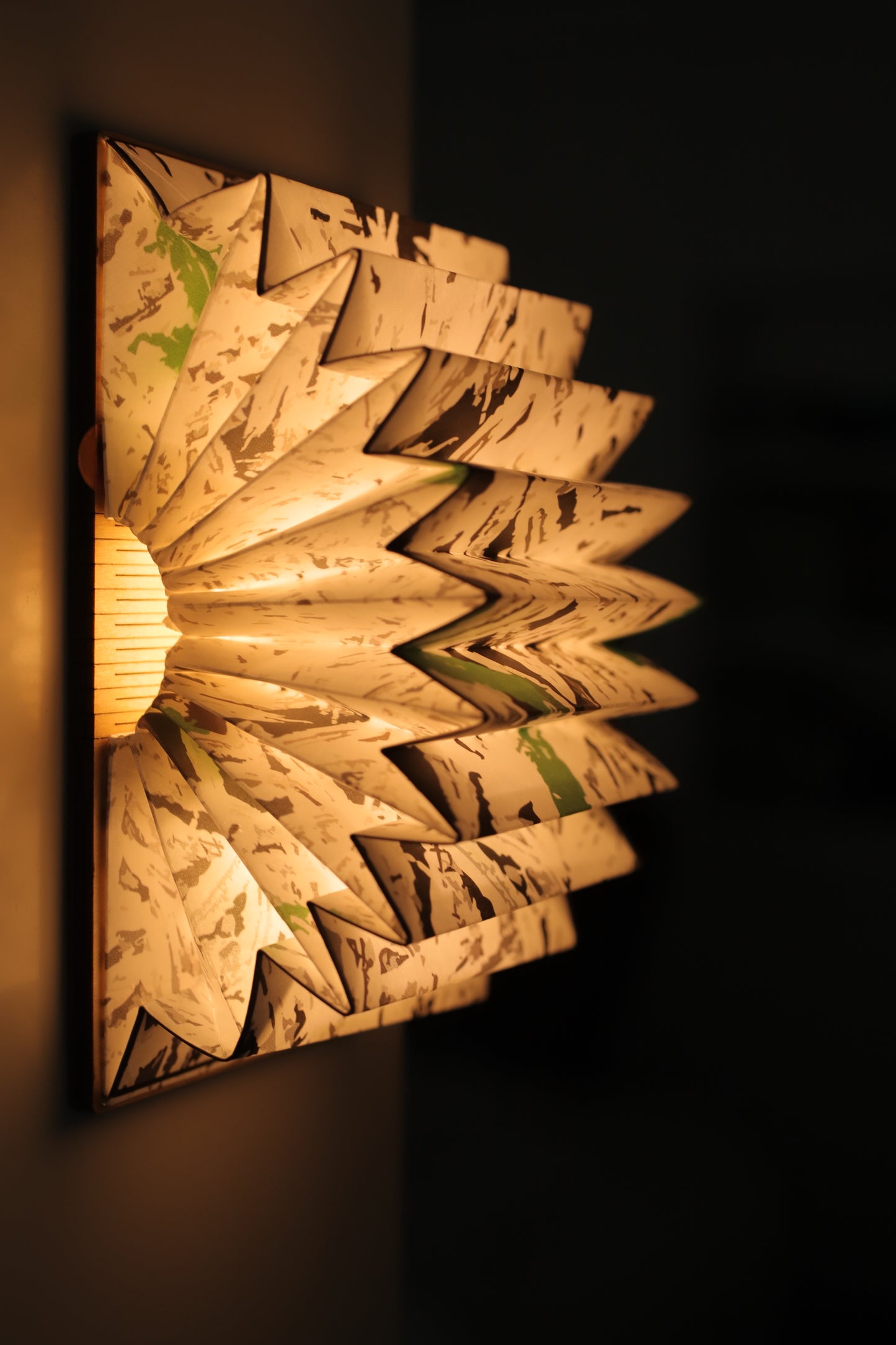 周藝文|日月星  磁吸折疊燈《和平禮讚》 Hymn to Peace Magnetic Foldable Lamp